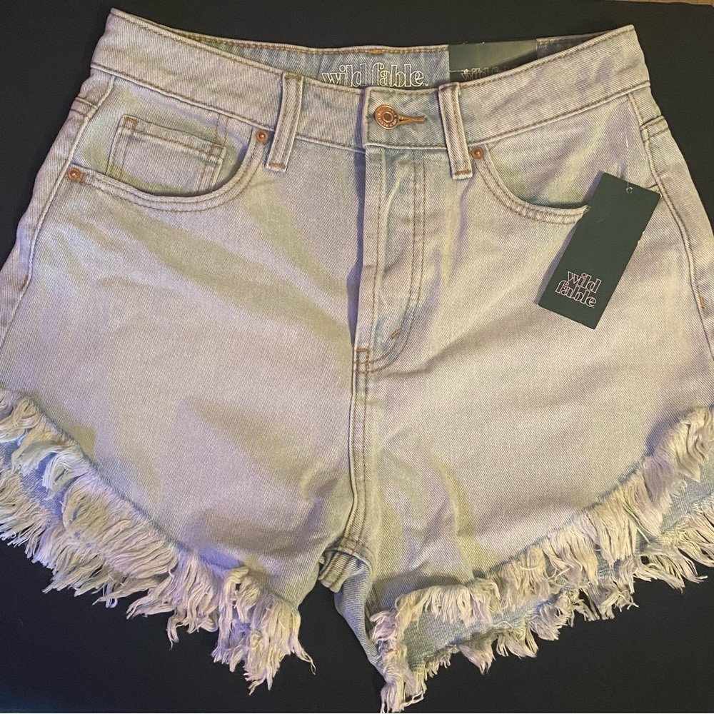 Wild Fabel High Rise Shorts 🤍💙